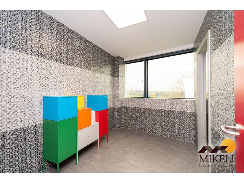 Foto 759e895d-753b-4924-8315-3314ae0bc879. Alquiler local comercial edificio exclusivo de oficinas en alquiler en Maliaño en Camargo