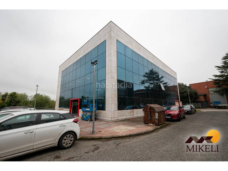 Foto 84357fa6-f405-4449-a6dd-86bad0bbc7dd. Alquiler local comercial edificio exclusivo de oficinas en alquiler en Maliaño en Camargo