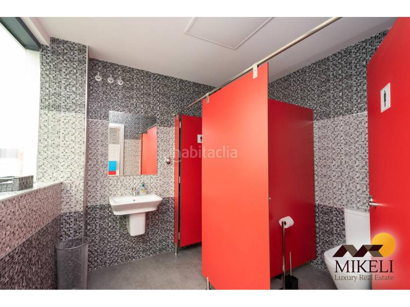 Foto b50f4d6c-f584-4e22-a338-1f1ec25f197c. Alquiler local comercial edificio exclusivo de oficinas en alquiler en Maliaño en Camargo