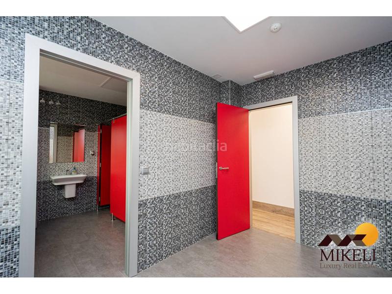 Foto d858a257-39f3-4023-a4a9-499ad2313b48. Alquiler local comercial edificio exclusivo de oficinas en alquiler en Maliaño en Camargo