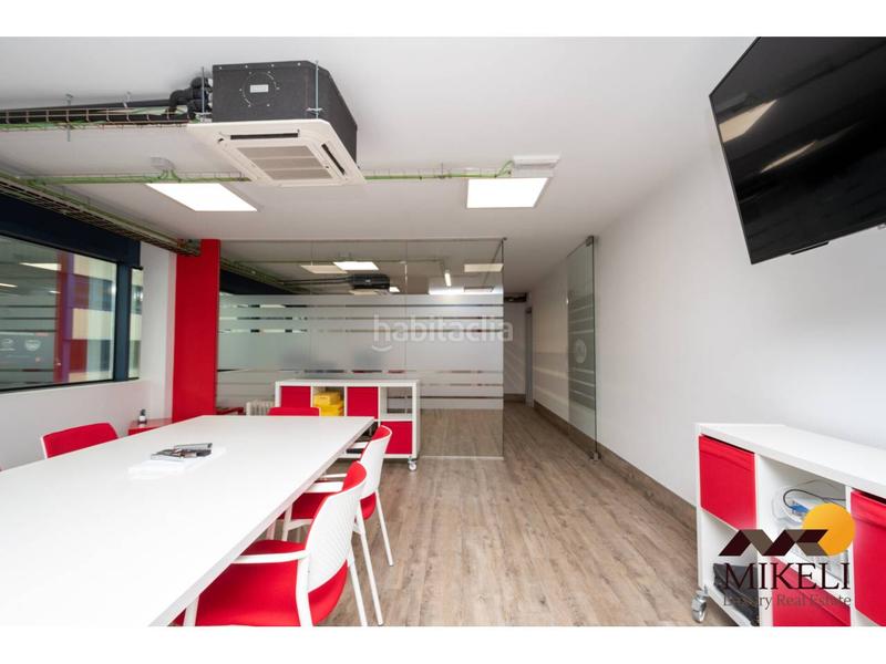 Foto fed73865-55be-43e3-a91b-6495539f523d. Alquiler local comercial edificio exclusivo de oficinas en alquiler en Maliaño en Camargo