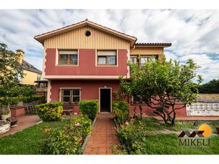 Casa  Marqués de valdecilla. Casa con ascensor en venta en soto de la marina