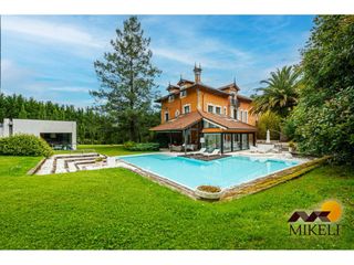 Xalet  Calle r�o garc�a. Villa con alma cantabra a 15 min de las playas de langre, loredo