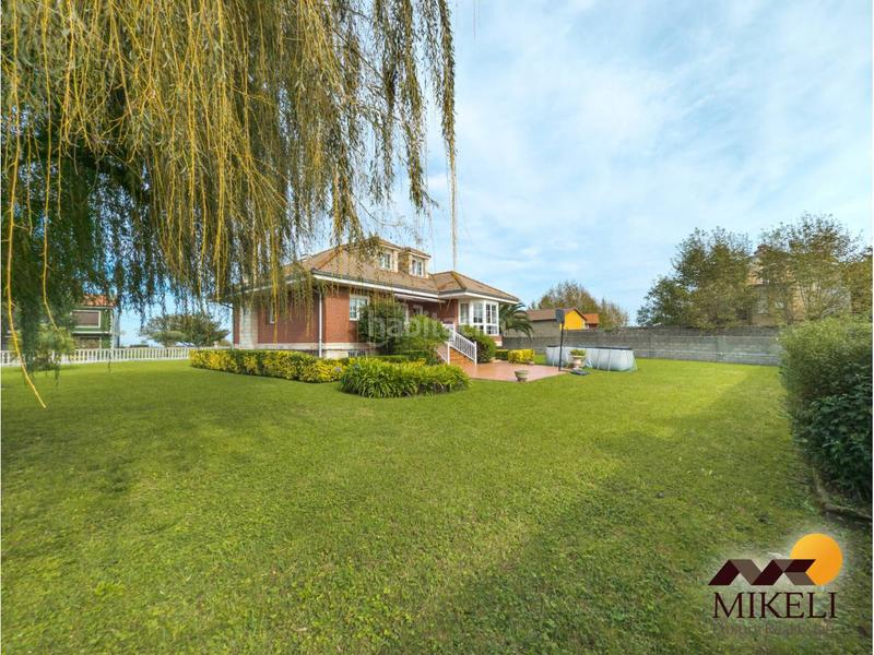 Foto 00ae0162-6336-4fab-9571-d119c46fcbd2. Casa extraordinario chalet independiente en venta en adarzo en Santander