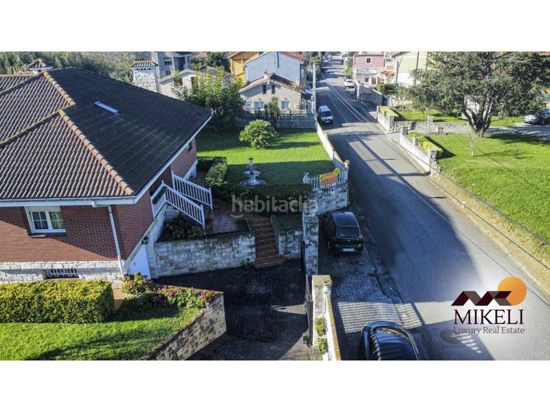 Foto 0b962367-166a-4960-a565-14a89e696a0e. Casa extraordinario chalet independiente en venta en adarzo en Santander