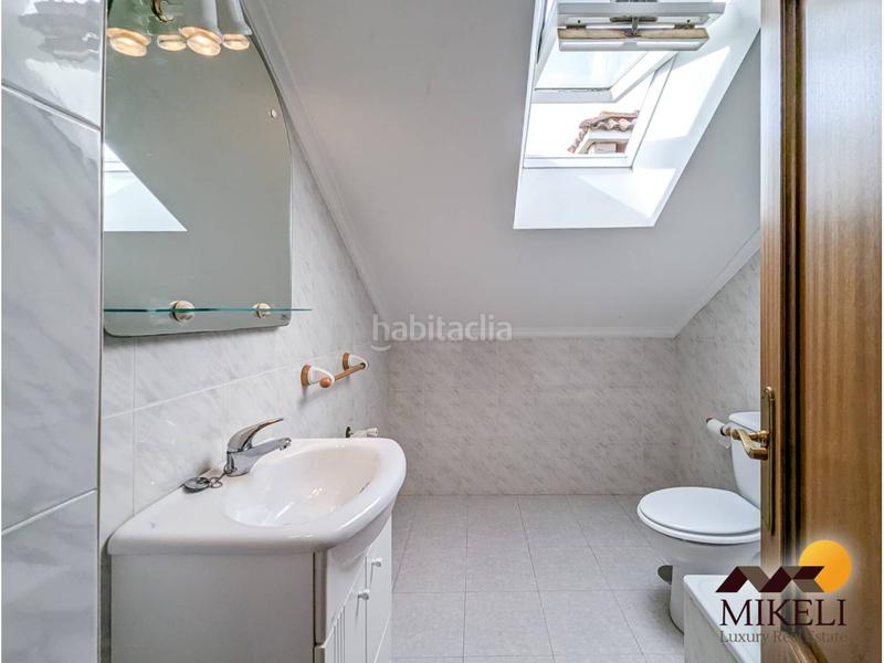 Foto 1e5dbf13-a80e-42f0-9f46-8c92a0aba69a. Casa extraordinario chalet independiente en venta en adarzo en Santander