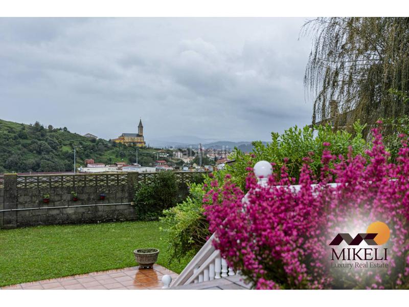 Foto 3b91cf36-acf5-4829-8047-0f73e68b125f. Casa extraordinario chalet independiente en venta en adarzo en Santander