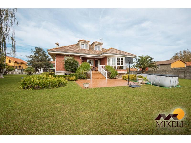 Foto 3c019b17-9585-433d-ac3e-9ee66a5fa110. Casa extraordinario chalet independiente en venta en adarzo en Santander