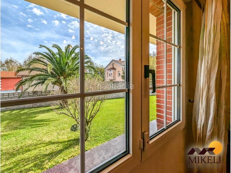Foto 4d9667b1-acf2-4114-9d9a-b1e59d32d514. Casa extraordinario chalet independiente en venta en adarzo en Santander