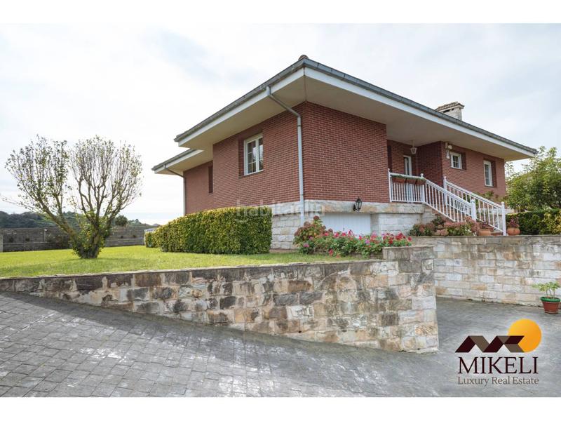 Foto 50eea9db-ba17-47db-bd09-ac9d4af7b1b3. Casa extraordinario chalet independiente en venta en adarzo en Santander