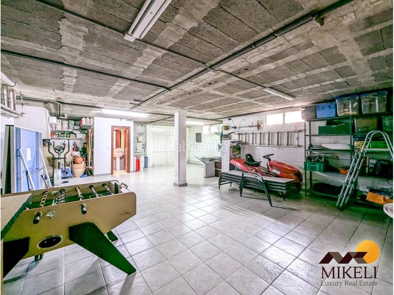 Foto 651c9d72-ce3b-4004-ae08-12bf4fd2e952. Casa extraordinario chalet independiente en venta en adarzo en Santander