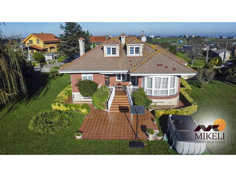 Foto ab5036cc-de3d-4db1-b99f-5b15c5a1b06f. Casa extraordinario chalet independiente en venta en adarzo en Santander