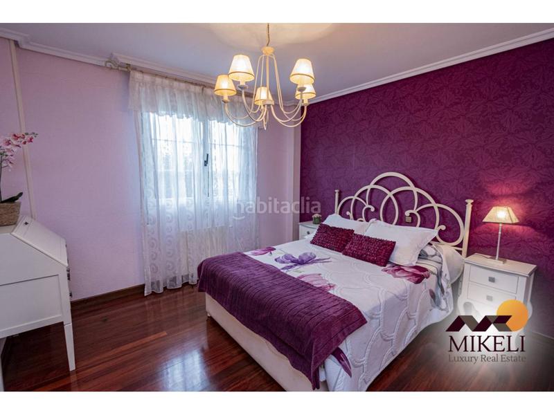 Foto b764e394-30ce-487c-90dc-4d7954f4a83d. Casa extraordinario chalet independiente en venta en adarzo en Santander