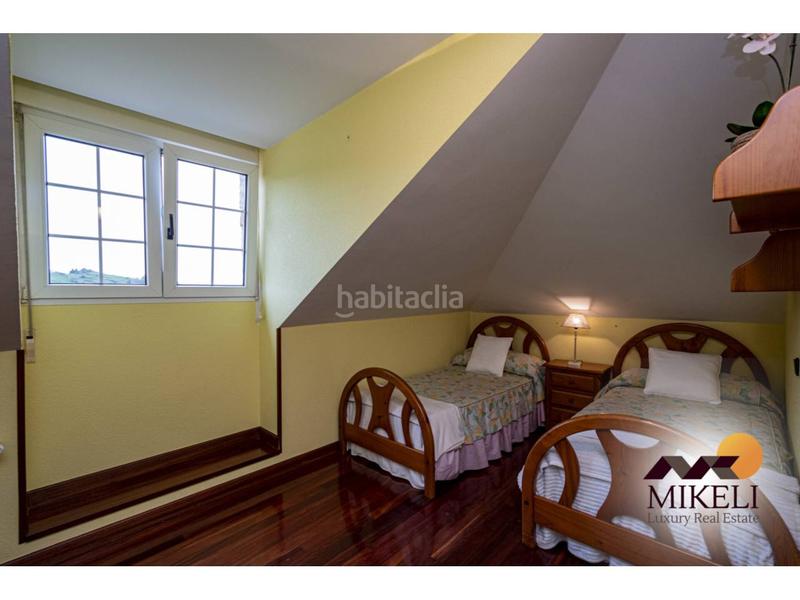 Foto c6c47974-fe8c-4e12-bff6-74e1f2b408cc. Casa extraordinario chalet independiente en venta en adarzo en Santander