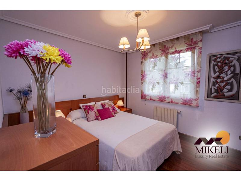 Foto c76e2799-697b-43be-9d66-1f8c160a395f. Casa extraordinario chalet independiente en venta en adarzo en Santander