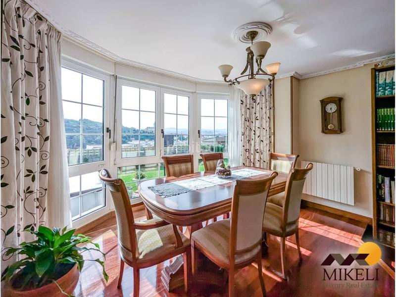 Foto dd339d59-b1f5-43b3-8db5-c55c79a5092e. Casa extraordinario chalet independiente en venta en adarzo en Santander