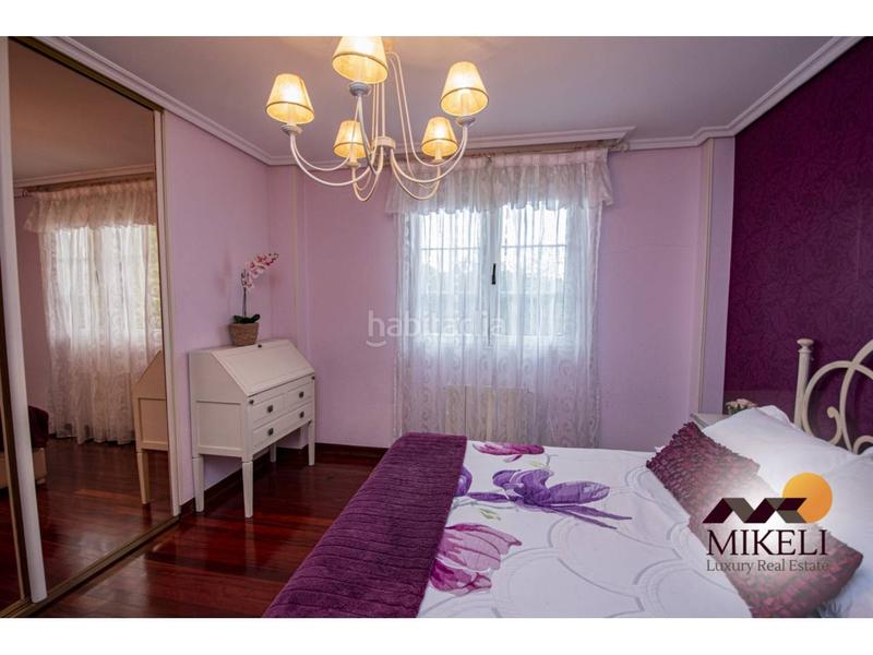 Foto e5291542-96e7-4205-b568-03042bfb75e7. Casa extraordinario chalet independiente en venta en adarzo en Santander