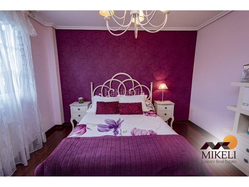 Foto f5c2337f-9689-40ce-b4a9-9d4be4653511. Casa extraordinario chalet independiente en venta en adarzo en Santander