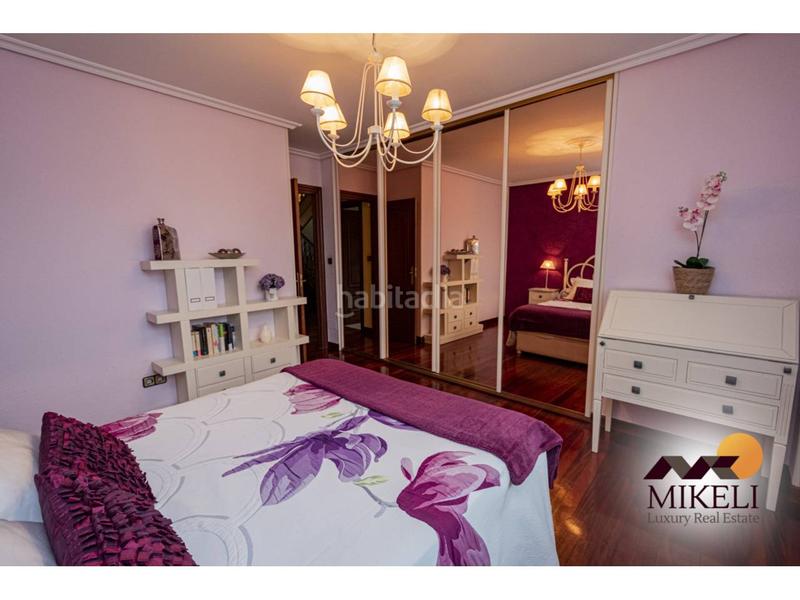 Foto f7b7d7c5-6e56-44ee-8944-f467dddda152. Casa extraordinario chalet independiente en venta en adarzo en Santander