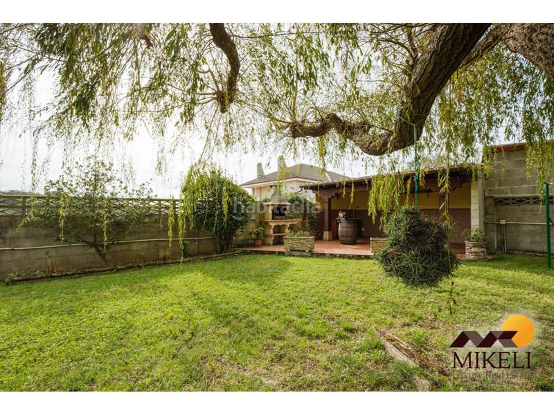 Foto f8923b00-9f1e-44c2-ab25-74c0d9801caa. Casa extraordinario chalet independiente en venta en adarzo en Santander