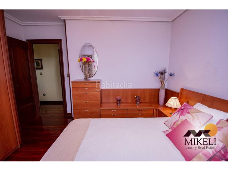 Foto fce18f34-f0c6-40d9-960e-705e0fc1f758. Casa extraordinario chalet independiente en venta en adarzo en Santander