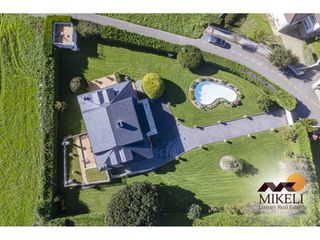 Chalet  Calle el ribero. Propiedad exclusiva con vistas junto al campo de golf de pedreña