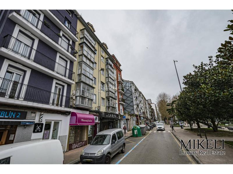 Foto da80d180-fea5-4bce-b9c7-0a9780eb3201. Edificio  en venta en numanciasan fernando en Santander