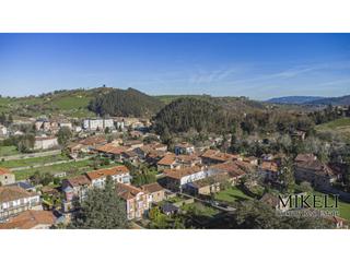 Xalet a Mercadillo 25. Chalet unifamiliar con jardín en venta en liérganes