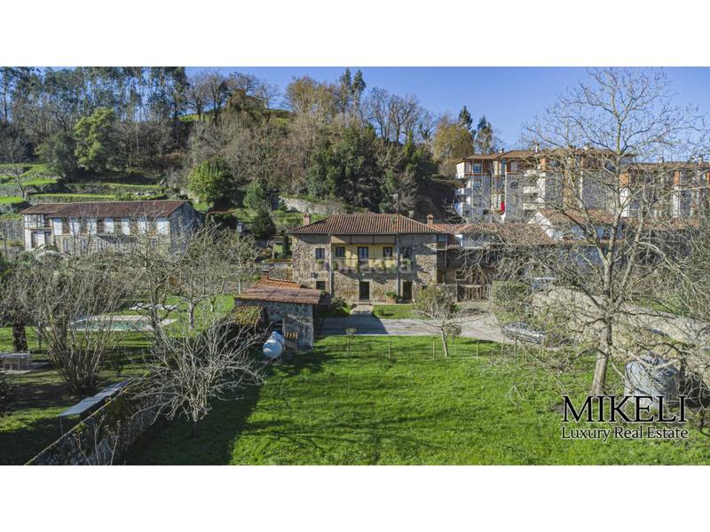 Foto 49e1ae67-8148-4e73-848a-888e4182ceb1. Chalet  unifamiliar con jardín y parcela urbana para construir . en Liérganes