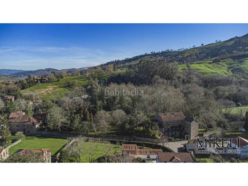 Foto d0983d1d-7eae-48c0-a899-7d7cd9f3ee50. Chalet  unifamiliar con jardín y parcela urbana para construir . en Liérganes
