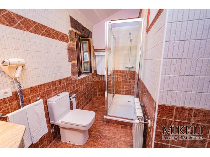 Foto 08a5ab5d-524b-4680-8051-7bf18c0c7dd0. Casa torre del siglo xvi restaurada con siete suites en Santiurde de Toranzo