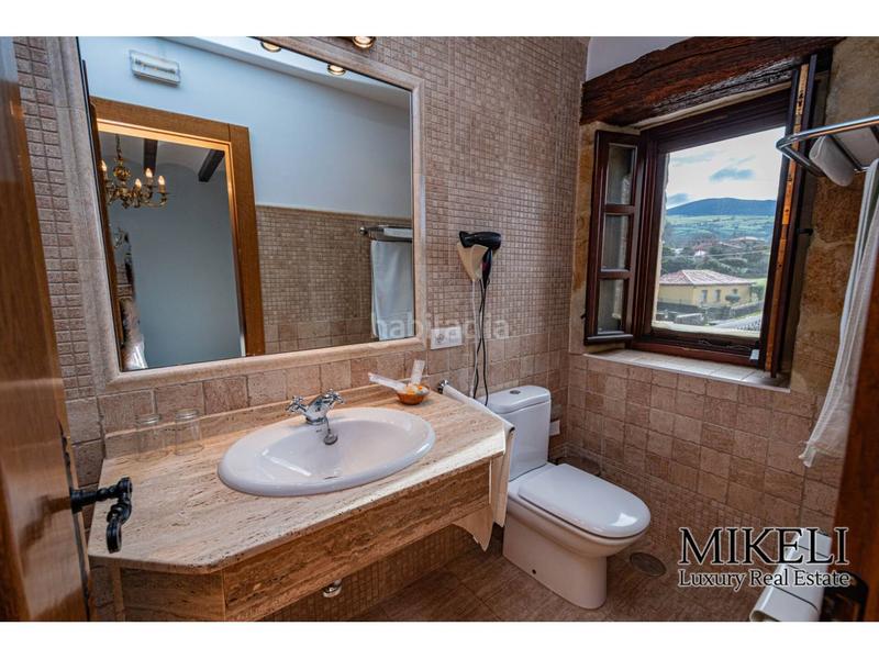 Foto 138510d0-9ebb-49c4-b970-1703a0a22d2f. Casa torre del siglo xvi restaurada con siete suites en Santiurde de Toranzo