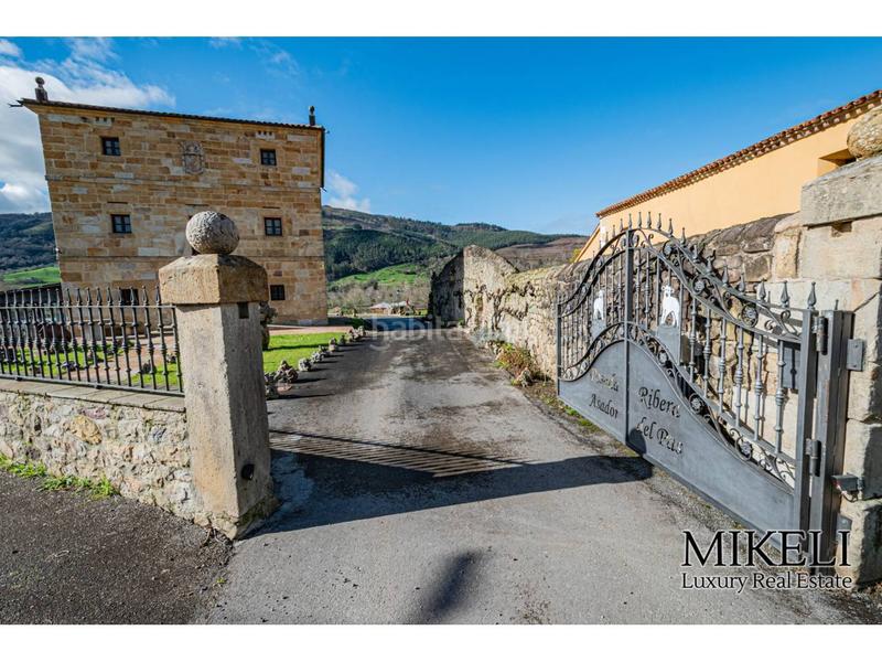 Foto 175ad322-93c6-42ce-87ec-c482b167d9df. Casa torre del siglo xvi restaurada con siete suites en Santiurde de Toranzo