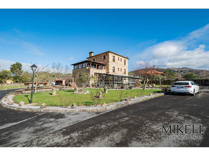 Foto 18c9877e-16c1-4e42-a8d5-7c1f300f8d9e. Casa torre del siglo xvi restaurada con siete suites en Santiurde de Toranzo