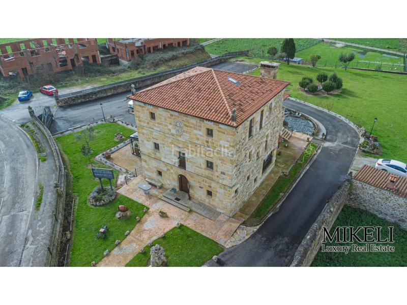Foto 6a9cf2cb-79aa-4dd9-84bc-f70537e94237. Casa torre del siglo xvi restaurada con siete suites en Santiurde de Toranzo