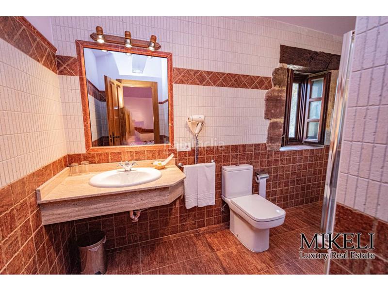 Foto a853b975-029e-45a6-a083-02c0fd2cdc29. Casa torre del siglo xvi restaurada con siete suites en Santiurde de Toranzo