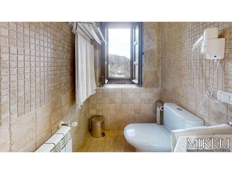 Foto dc92c7e3-2191-460a-8bdb-af7871bee09d. Casa torre del siglo xvi restaurada con siete suites en Santiurde de Toranzo