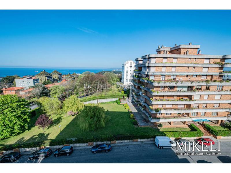Foto 4f234063-ecc8-4943-9446-55d36d6437aa. Piso  de lujo en venta con vistas despejadas en El Sardinero en Santander