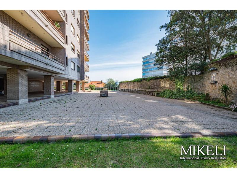 Foto 7d7d9fc3-cbb2-47cc-b6a2-c485b5c430fa. Piso  de lujo en venta con vistas despejadas en El Sardinero en Santander