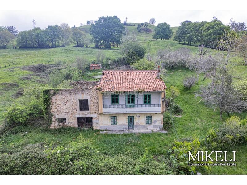 Foto a9d594cb-e04c-4d95-867d-1084cfcc329d. Casa amb aparcament a Liérganes