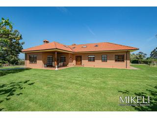 Chalet in Calle La Corralera 23