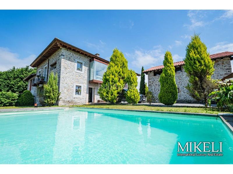 Foto 0ae9fce0-2c75-4efb-a258-ad80bcebd987. Casa  en venta en peruyes en Cangas de Onís