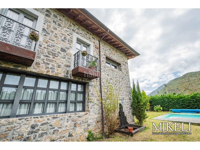 Foto 2d4b3dc9-40bc-4542-913d-4e0fed79b986. Casa  en venta en peruyes en Cangas de Onís