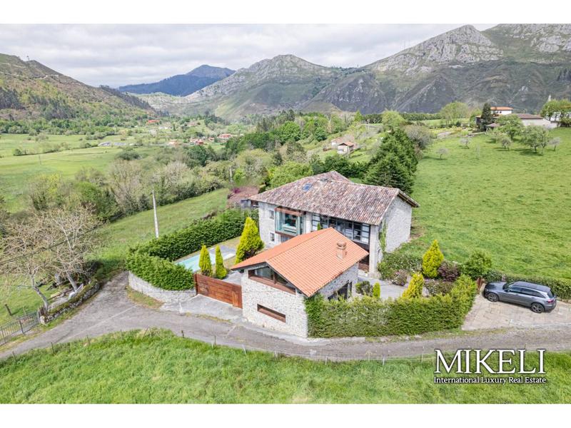 Foto 808d72c5-ff2b-4167-9cc8-13f892910220. Casa  en venta en peruyes en Cangas de Onís