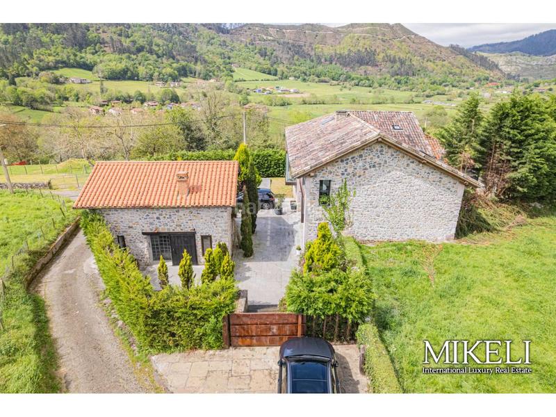 Foto a308966c-be45-47e9-9337-0014f1e13fe1. Casa  en venta en peruyes en Cangas de Onís