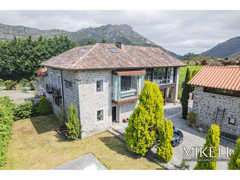 Foto c04a0117-3b6c-446f-b03f-c70e05c275ff. Casa  en venta en peruyes en Cangas de Onís