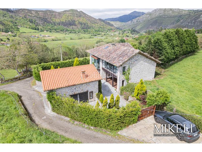 Foto d660d342-ced2-42ad-8f48-d5a741733377. Casa  en venta en peruyes en Cangas de Onís