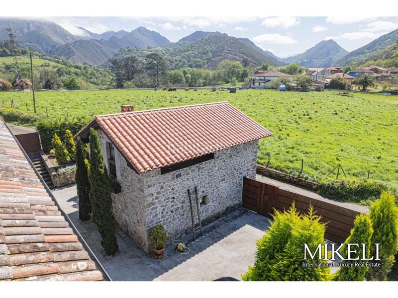 Foto e4010e98-9ee6-4bcf-86b1-b9fb0e8f800e. Casa  en venta en peruyes en Cangas de Onís