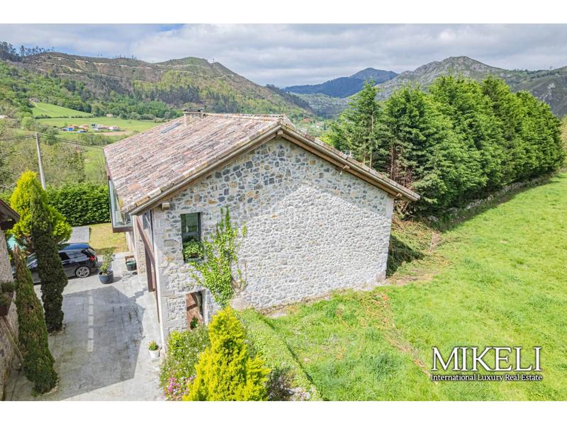 Foto ee2ab75c-98f7-49ad-a295-1ad7e91d0015. Casa  en venta en peruyes en Cangas de Onís