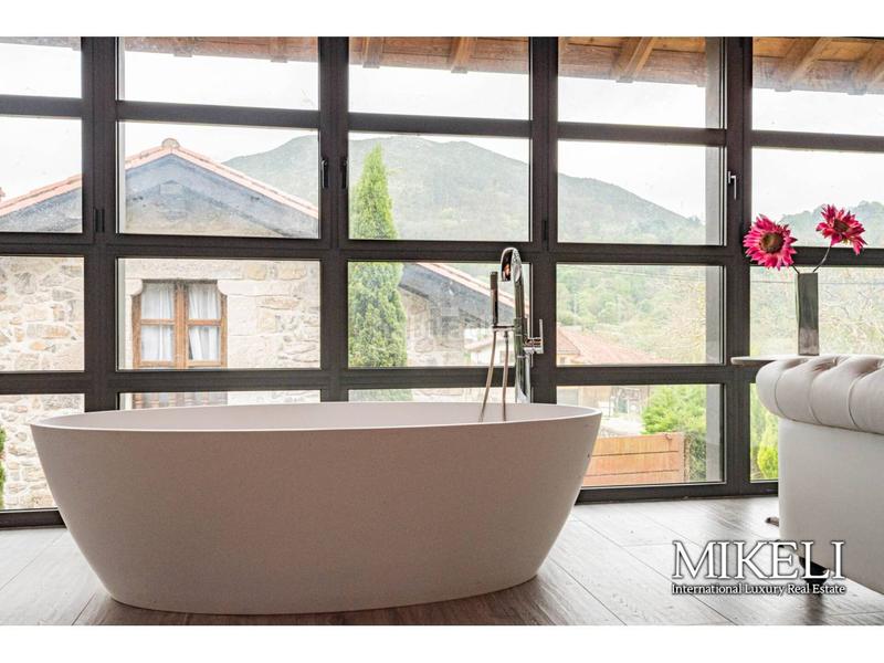 Foto f2d1e0aa-ca77-47b9-8f3e-b981584f9bf8. Casa  en venta en peruyes en Cangas de Onís